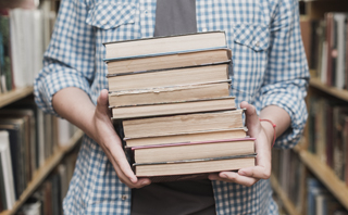 ISBNコードやバーコードがない本は売れない？買取方法も紹介！